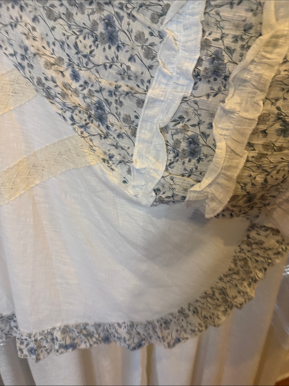 POL Cream and Blue Floral Lace-Trim Boho Tunic - Picture 3 of 7